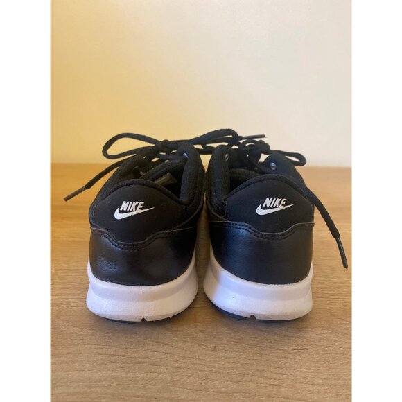 Nike Women’s Black & White Athletic Running Shoes Trainers Size 8 M - Picture 4 of 7